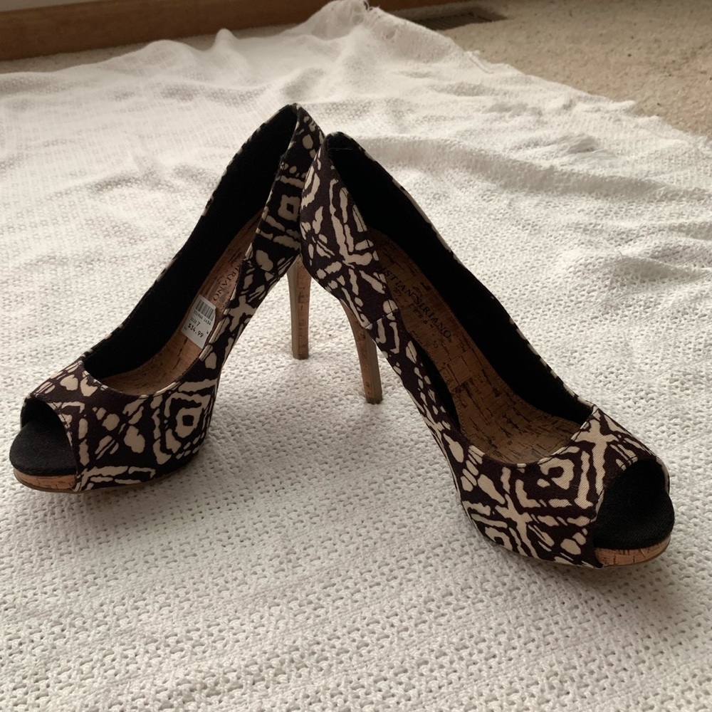 Open toe pumps brand new